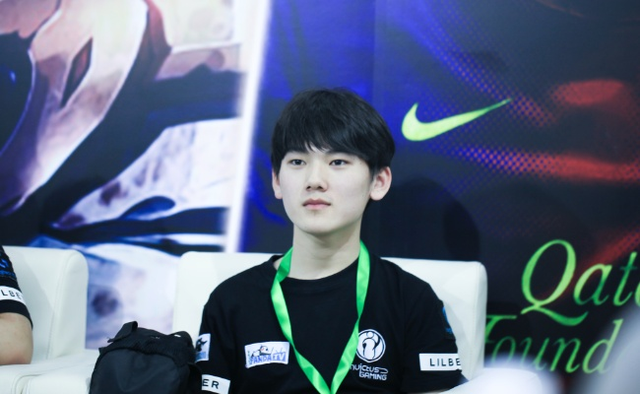 莫布里在肘 莫布里在肘